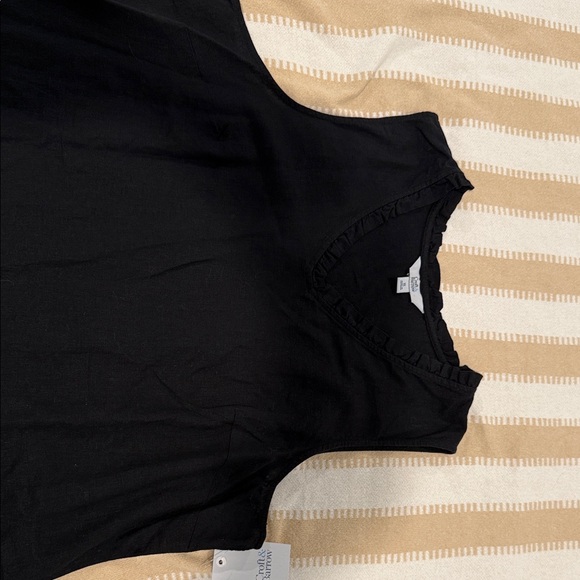 Black Ruffled V-Neck Top - Picture 2 of 4